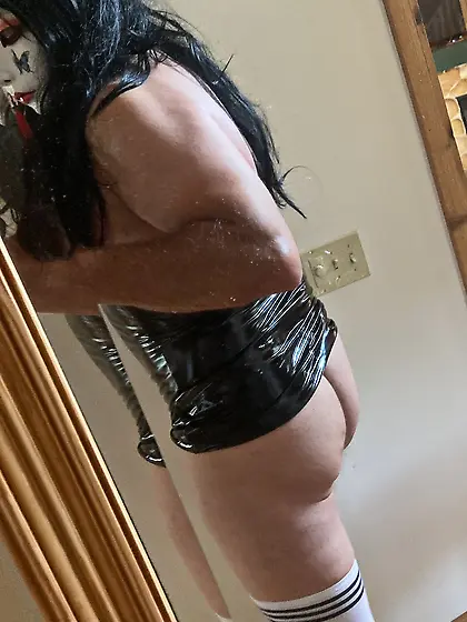 Sissy Mindy needs cock