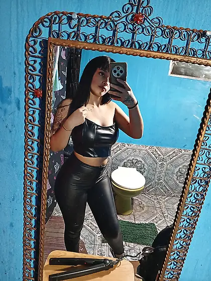 Espiando prima puta después de bañarse