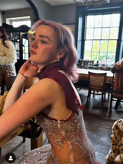 Maisie Williams - got ugly as shit