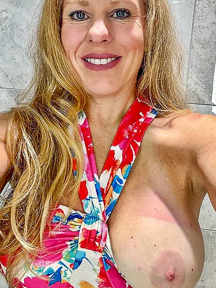 Kelly Raye just loves showing her slutty self