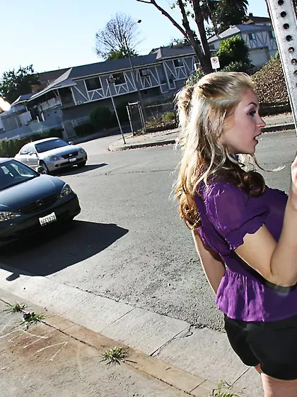 This amateur girl Sarah Vandella knows how to please the black c