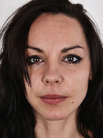 Brunette Czech model comes to a porn studio to expose herself in