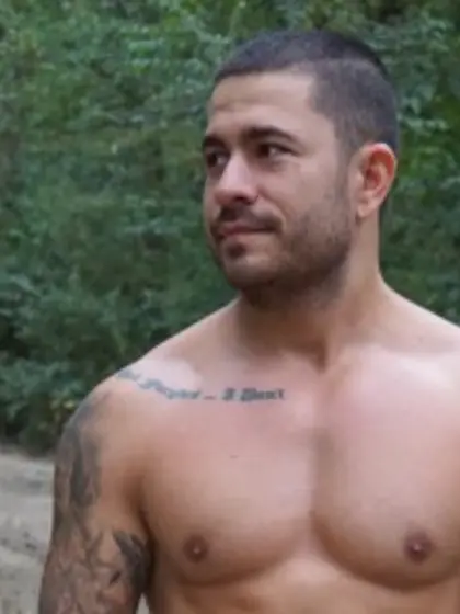 Brunette Marius Live Orgasm.