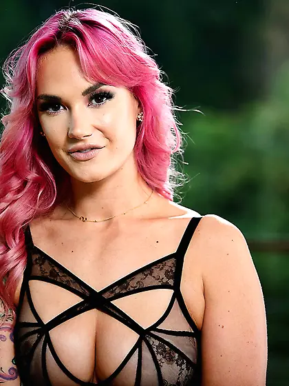 Stunning babe Siri Dahl can't get enough of lover's cock