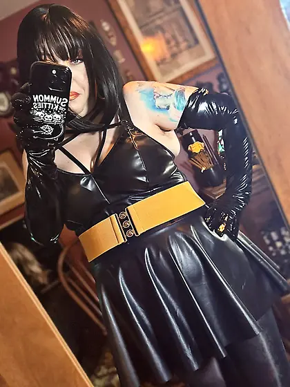 Tina Snua Selfies #110