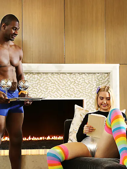 Chloe Couture getting slayed by the big black cock of Jax