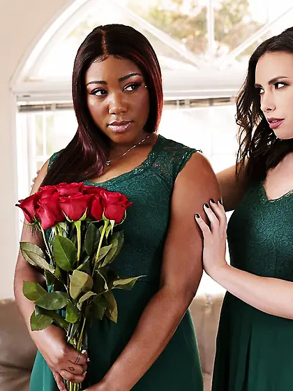 Two chicks enjoy amazing interracial lesbian...