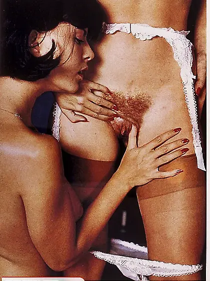 Skinny chick takes panty