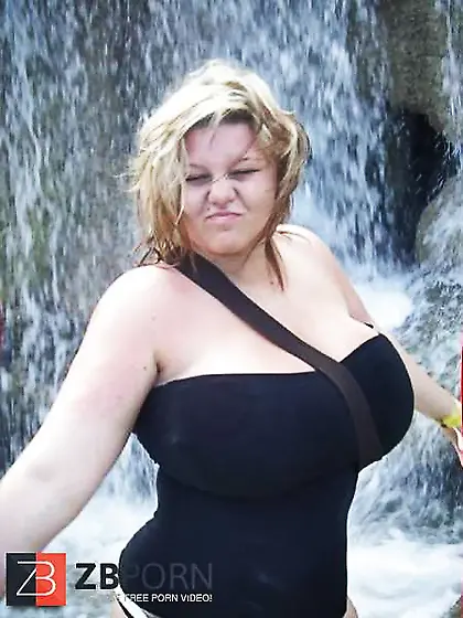 Huge-Boobed chicks no bare.