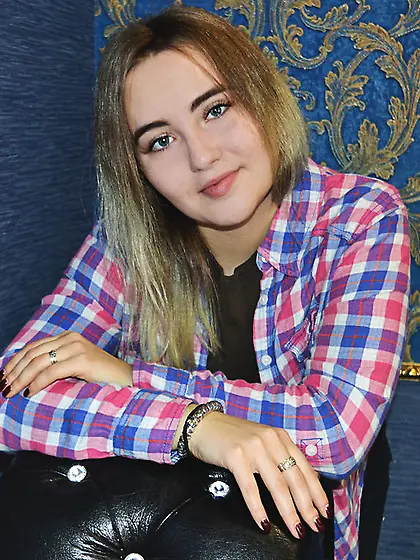 White teen brown hair