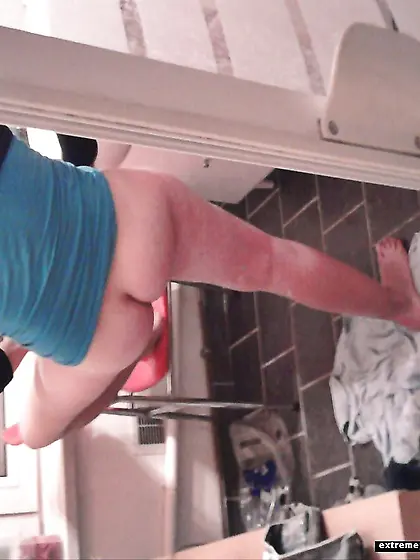 Step sisters in intimate spy pictures