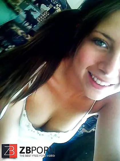 Jolie brune de 18ans... !