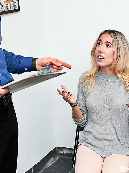 Mike Mancini cums all over blonde amateur Paisley Bennett