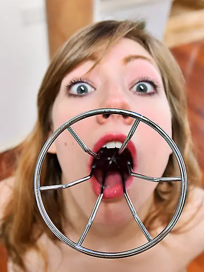 Skinny slag screaming loudly while masturbating like a woman pos