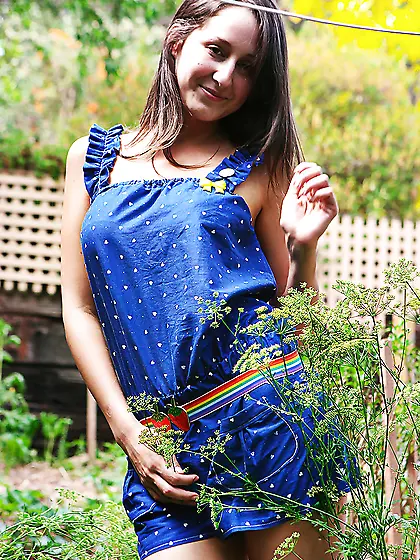 Brunette with a delicious vagina is going to tease outside