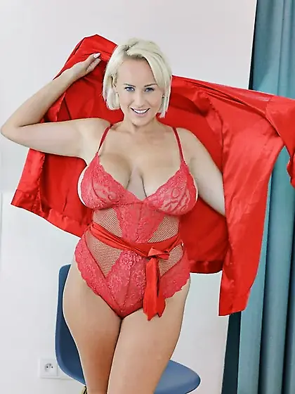 Steak & Blowjob show LIVE with Angel Wicky