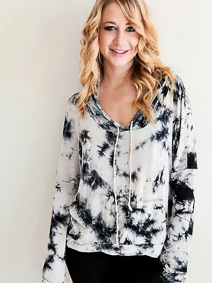 Blonde babe Casi James is demonstrating her tits and also naked