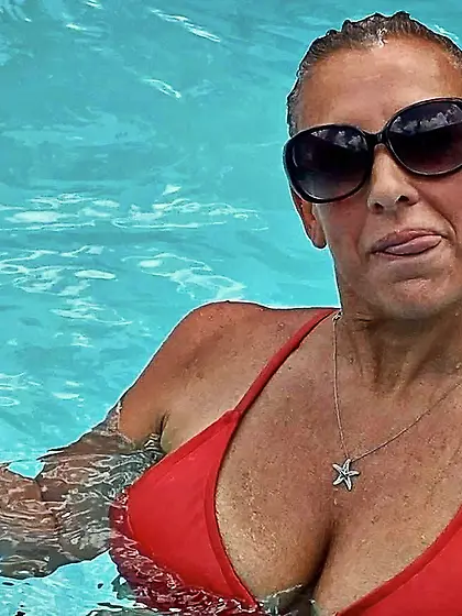 MILF Shaye once loved getting naked in public