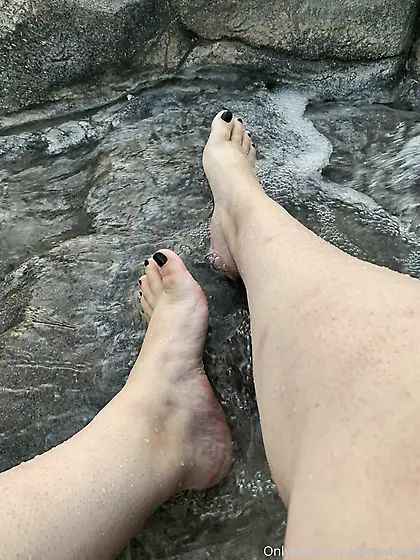 Beautiful Feet Domis