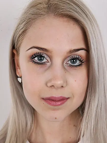 European skinny 18yo amateur