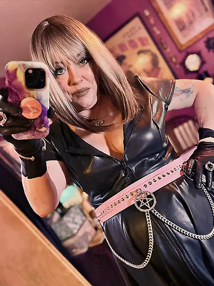 Tina Snua Selfies #101