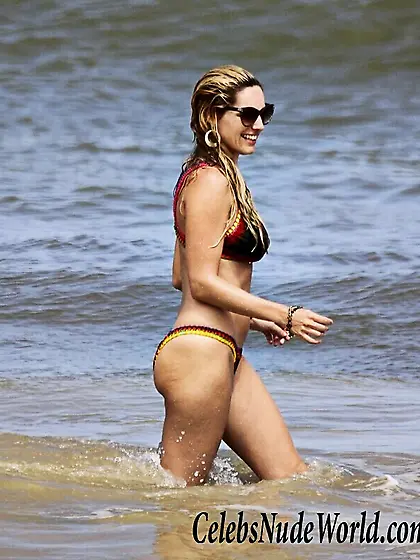 Kelly Brook naked