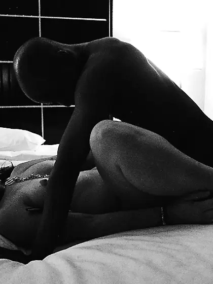 Curvy submissive chick dog