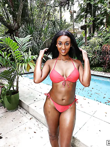 Bikini wearing little teaser is looking so damn appealing