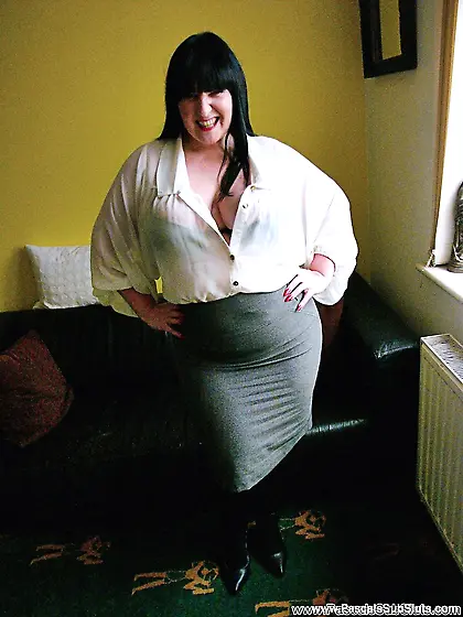 Black haired mom red