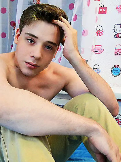 White young gay darvinnice