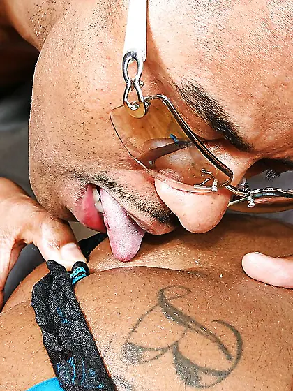 Facial ebony creampie