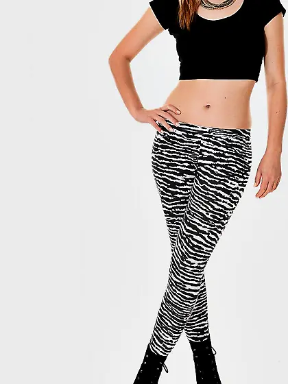 Anna Tatu knows just how to tease when she finds herself in fron