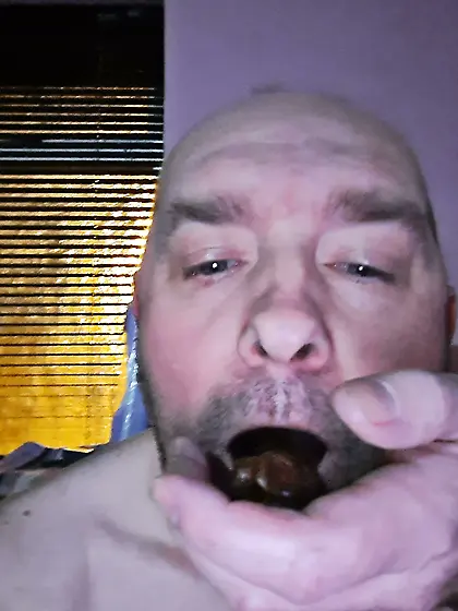 AnthonyGettyWidnesShitEat