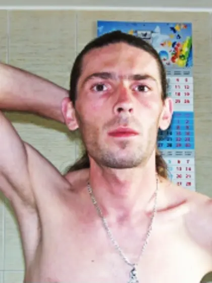 Brunette alex perform close