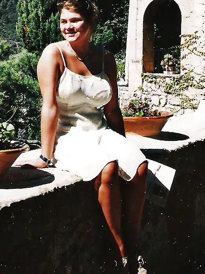 Teeny Strand Nutte mit dicken Titten