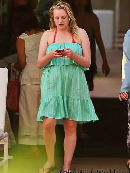 Elisabeth Moss Hot