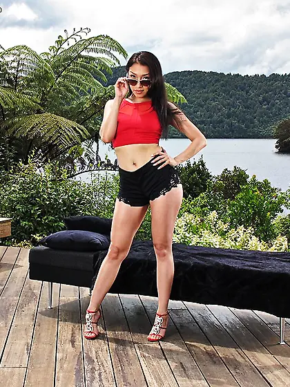 Lascivious babe wants to get her ass filled and is willing to le