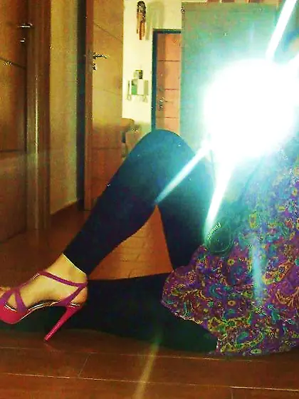 Amica tettona..  ke bombe..