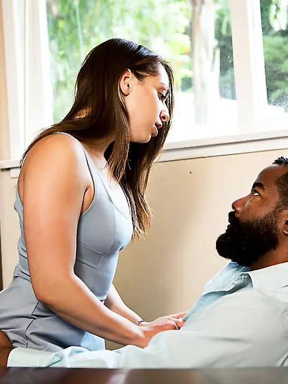 Black man and white stepdaughter Sara Luvv have forbidden sex be