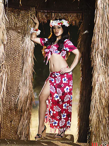 Kaylani Lei dreams about going to Hawaii and become the best str