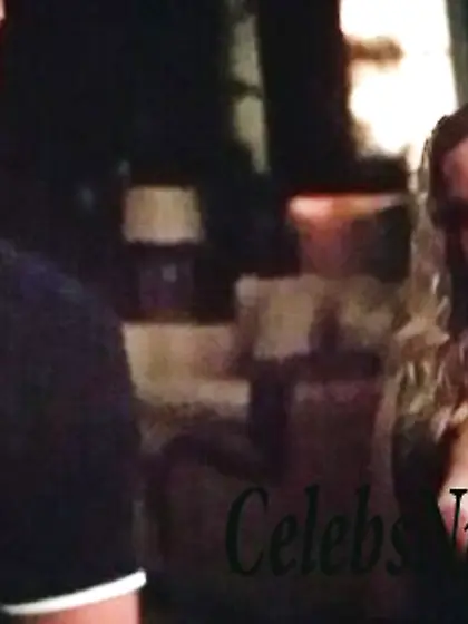 Amy Schumer Shows Off Her Tits