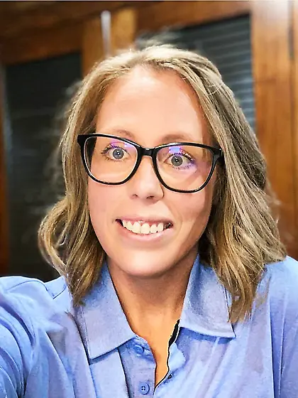 Audrey lies about name & orgin,  then masturbates