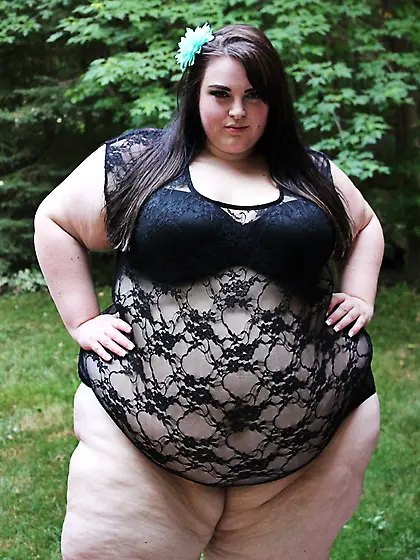 Cute brunette SSBBW in black lace