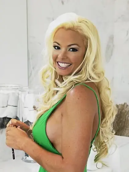 Incredible wait naked ready