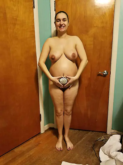Michigan Pregnant MILF 30 Weeks Exposed