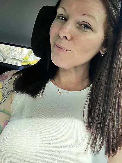 Sexy MILF Kelly Jean