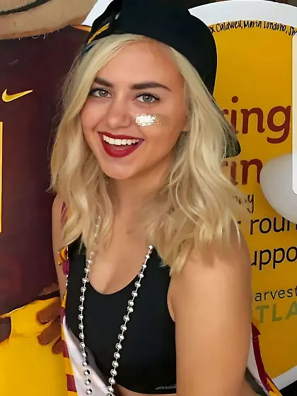 DM me lets chat and stroke to this stupid barbie