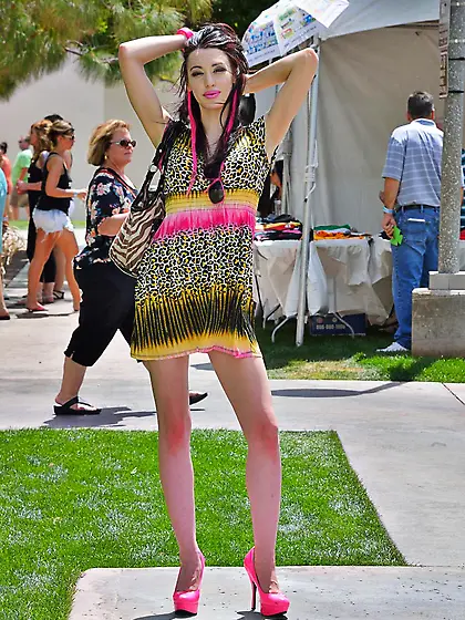 Kinky bimbo Cali FTV is sitting on the bench and showing the nic