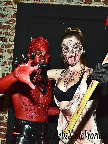 Ireland Baldwin Cleavage