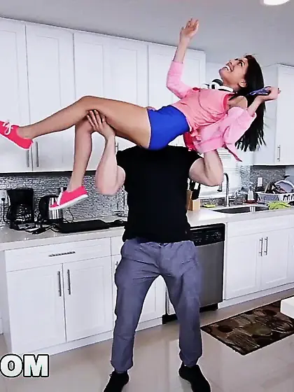 Teen twat thrashed in bed 